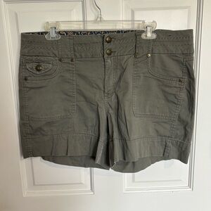 Dakota Blue Shorts Mid Rise Pockets Buttons Dark Olive Green